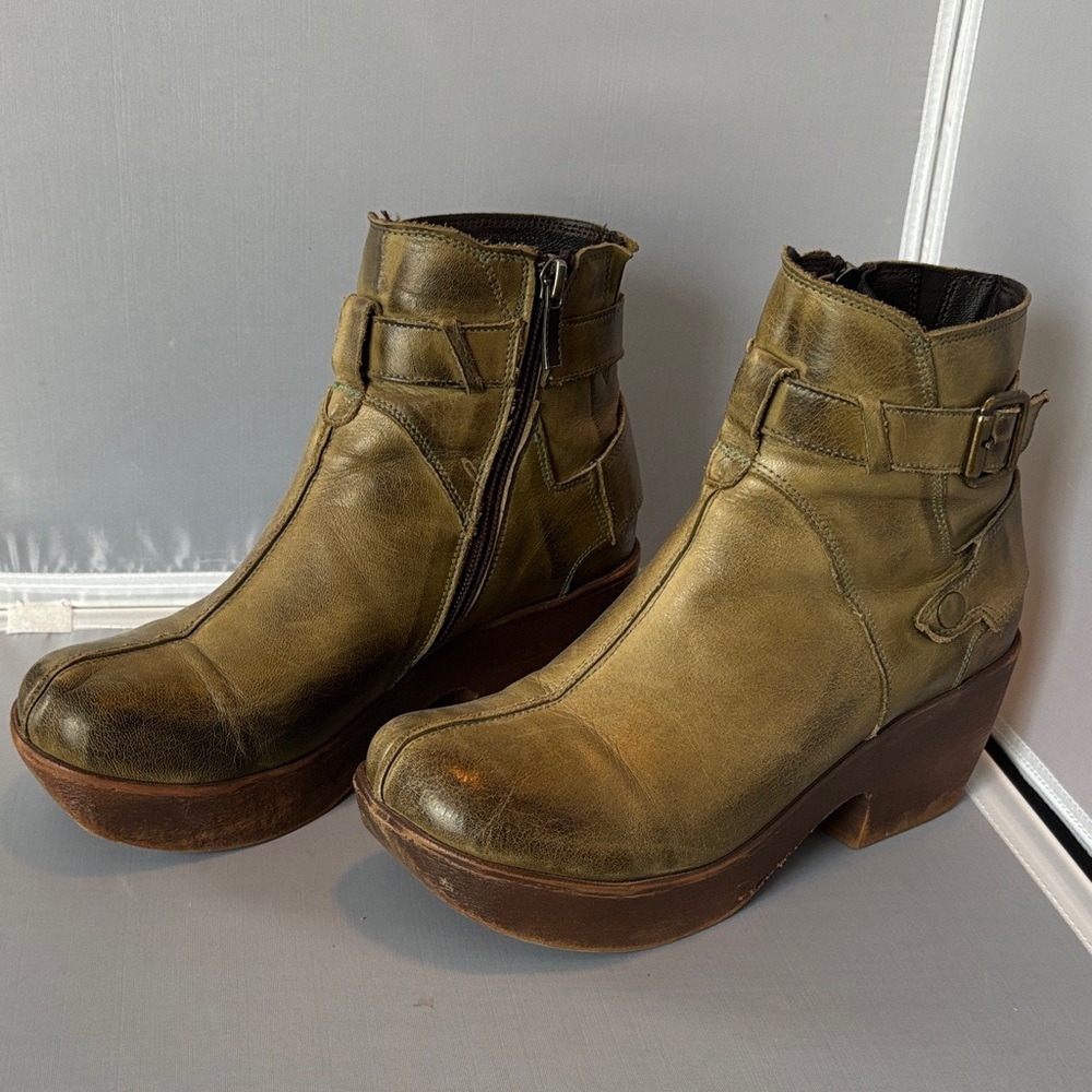 Jafa Olive Green zip ankle boots.  Size 38